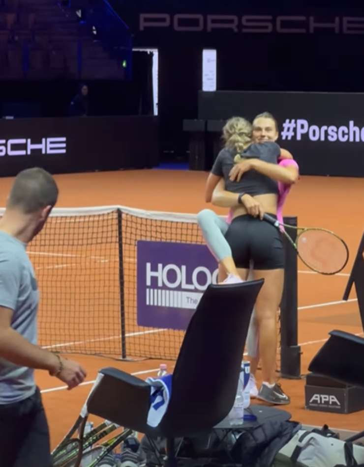 Aryna Sabalenka And Paula Badosa, The Hug Sends The Fans Into A Tailspin!