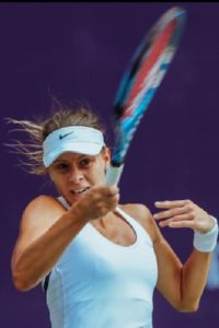 Magda Linette Tennis Forehand